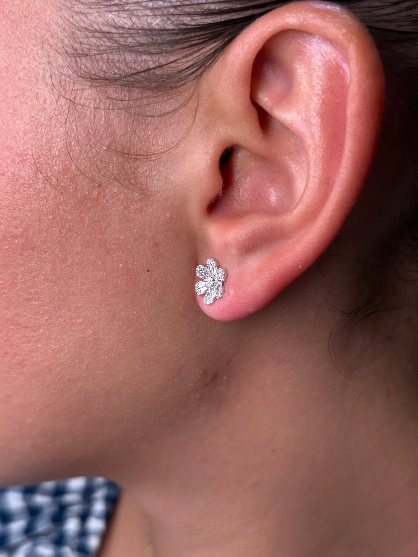 Ladies 6 Pedal Flower Diamond Earring